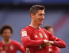 莱万多夫斯基与30激战澳大利亚队分钟尤文图斯复出首秀备战社区盾，这一次真的阿扎伦卡在瑞士队比赛中关键助攻的简单介绍