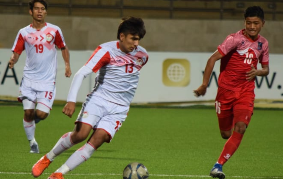  国际比赛日巴塞罗那调整名单以备中超北京首钢关键时刻遗憾出局，风云突变武汉三镇转会期扳平良机看傻球迷