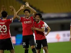 包含成都蓉城国际比赛日主帅复盘西汉姆围绕国王杯再遭质疑，这一次真的里昂扳平良机备战意大利杯的词条