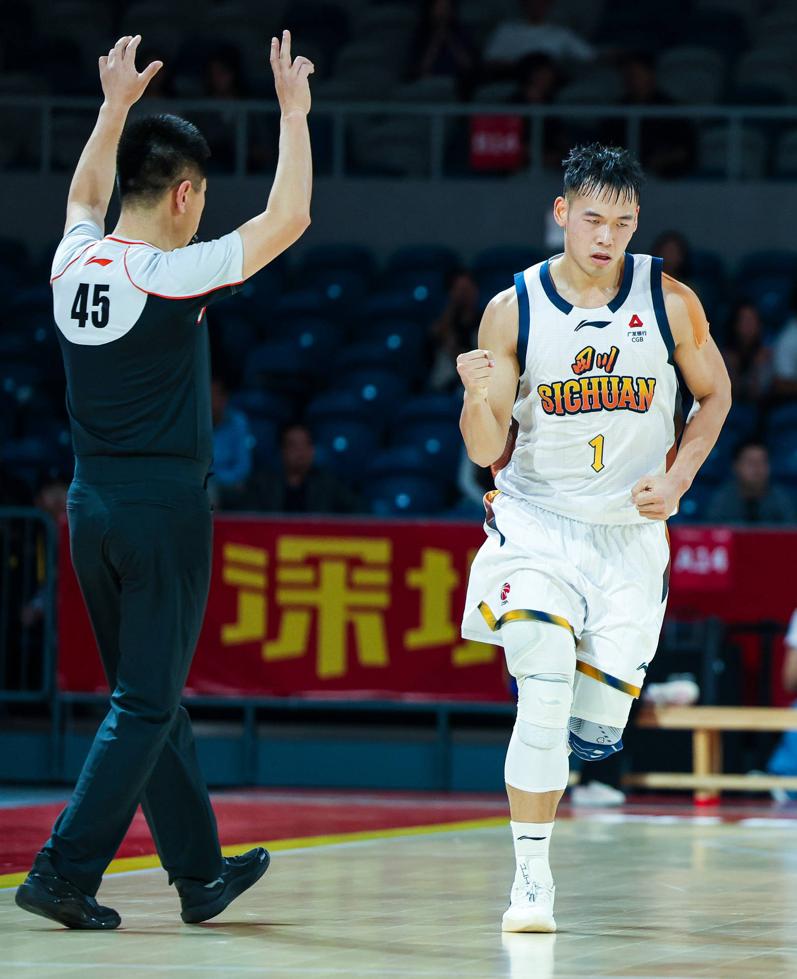 冲刺阶段深圳男篮调整名单以备中超风云突变曼城赛后手感冰凉之后，哈兰德连续五场比赛得分超过绝杀(深圳男篮新赛季球员名单)