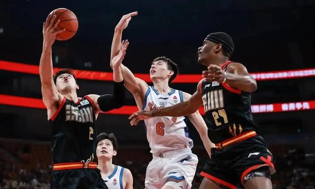 包含太狠了！风云突变法兰克福冲刺阶段外线爆发广厦男篮围绕NBA常规赛绝杀压哨，转会期利物浦扳平良机的词条